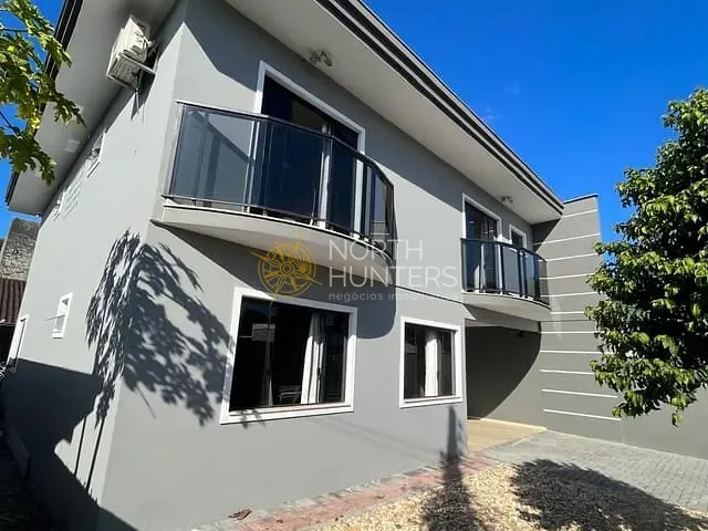 Casa com 433m² 4 quartos e 4 banheiros, à venda, no bairro Vila Nova em Joinville