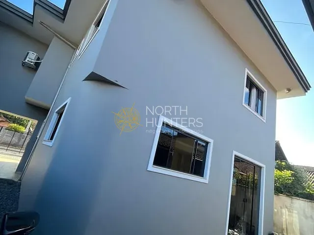 Casa com 433m² 4 quartos e 4 banheiros, à venda, no bairro Vila Nova em Joinville