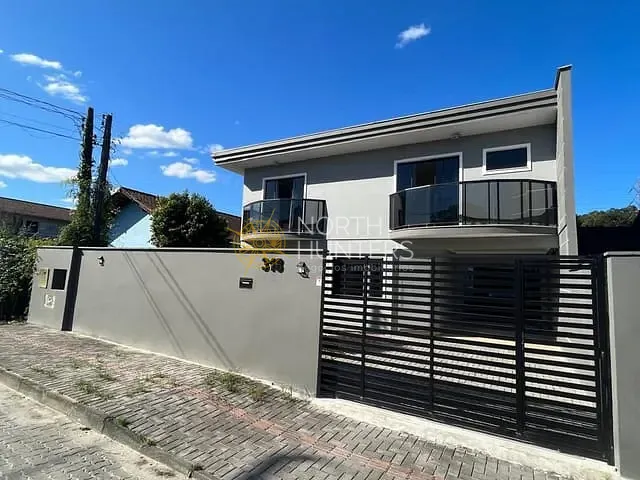 Casa com 433m² 4 quartos e 4 banheiros, à venda, no bairro Vila Nova em Joinville