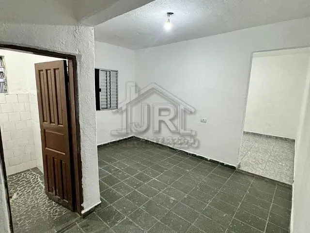 Casa com 40m² 1 quarto e 1 banheiro, para alugar, no bairro Jardim Zaira em Mauá