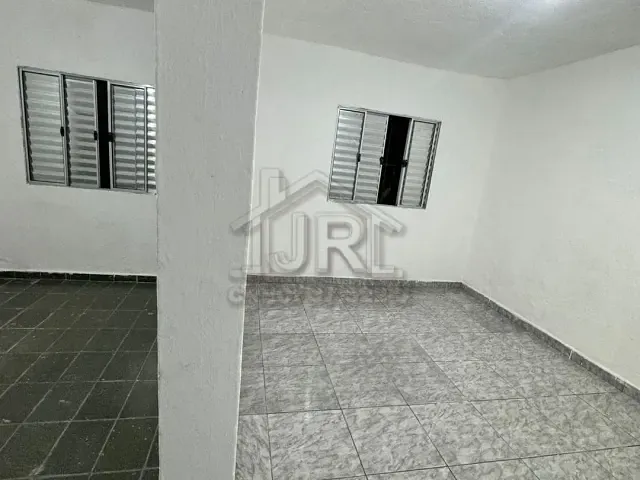 Casa com 40m² 1 quarto e 1 banheiro, para alugar, no bairro Jardim Zaira em Mauá