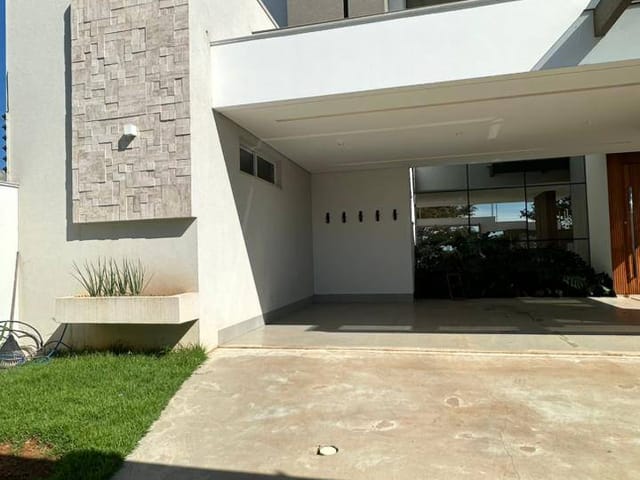 Casa com 537m² 4 quartos e 1 banheiro, à venda, no bairro Residencial Bella Suíça em Sinop