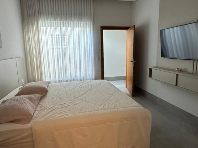 Casa com 537m² 4 quartos e 1 banheiro, à venda, no bairro Residencial Bella Suíça em Sinop