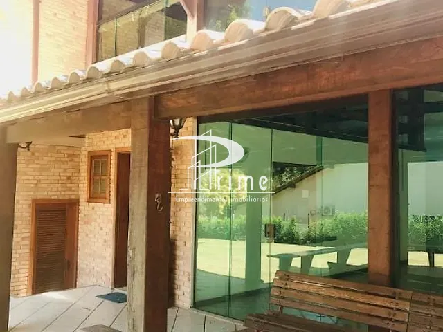 Casa com 630m² 4 quartos e 3 banheiros, à venda, no bairro Itaipu em Niterói