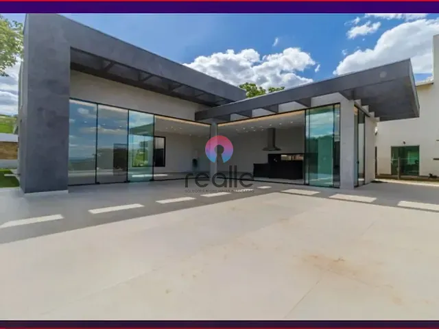 Casa com 1000m² 4 quartos e 5 banheiros, à venda, no bairro Gran Royalle em Lagoa Santa