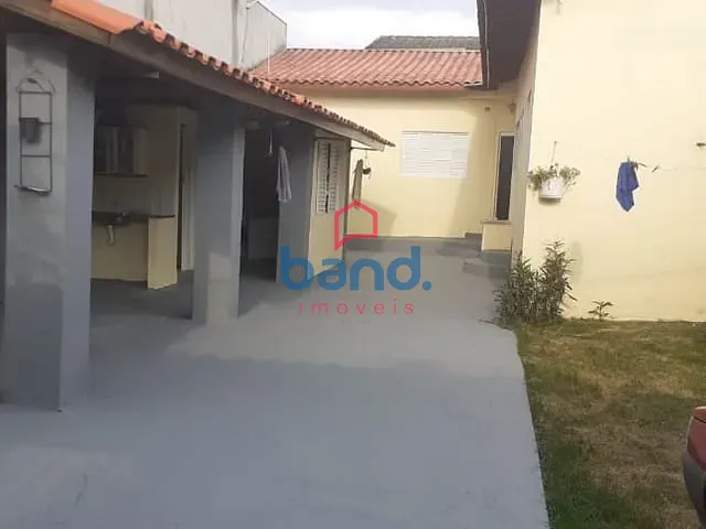 Casa com 250m² 3 quartos e 2 banheiros, à venda, no bairro Parque Residencial São Marcos em Porto Feliz