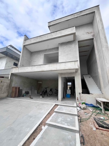 Casa 3 quartos e 5 banheiros, à venda, no bairro Cidade Jardim em Campos dos Goytacazes