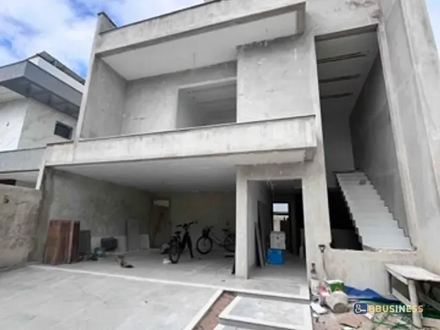 Casa 3 quartos e 5 banheiros, à venda, no bairro Cidade Jardim em Campos dos Goytacazes
