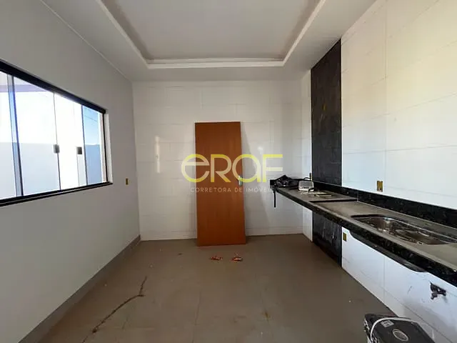 Casa 2 quartos e 2 banheiros, à venda, no bairro Parque da Colina I em Formosa