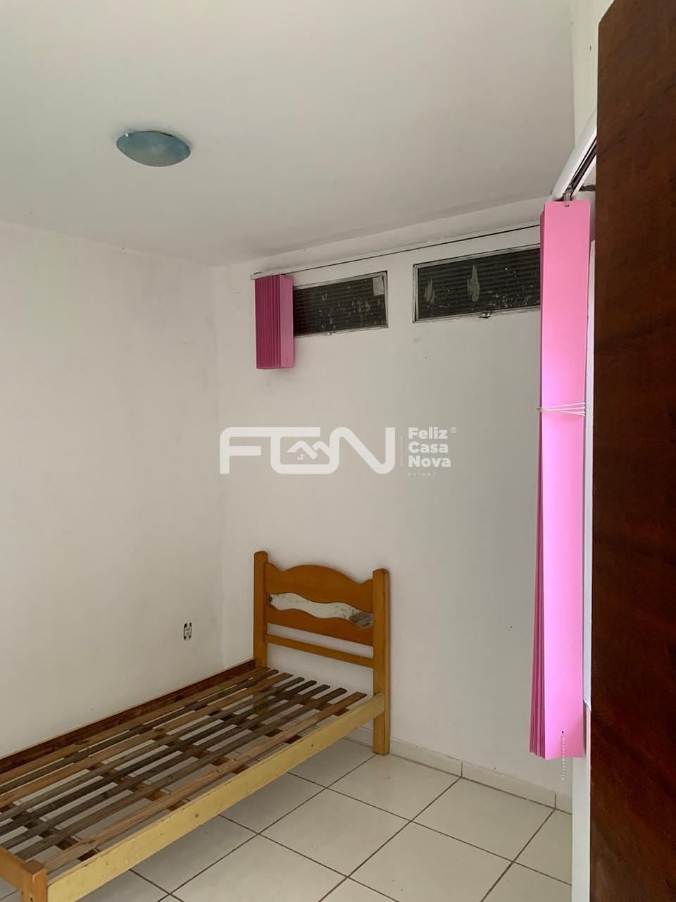 Casa à venda com 3 quartos, 59m² - Foto 7