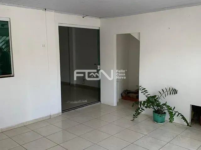 Casa com 120m² 3 quartos e 1 banheiro, à venda, no bairro Alto do Triângulo em Camaçari