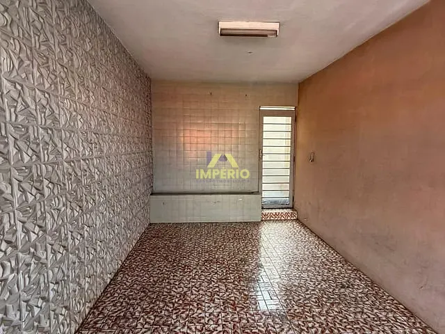 Casa com 270m² 4 quartos e 2 banheiros, à venda, no bairro Vila Teixeira em Salto