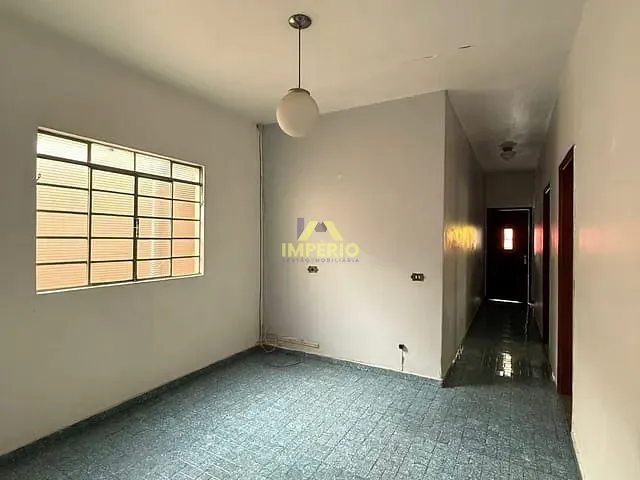 Casa com 270m² 4 quartos e 2 banheiros, à venda, no bairro Vila Teixeira em Salto