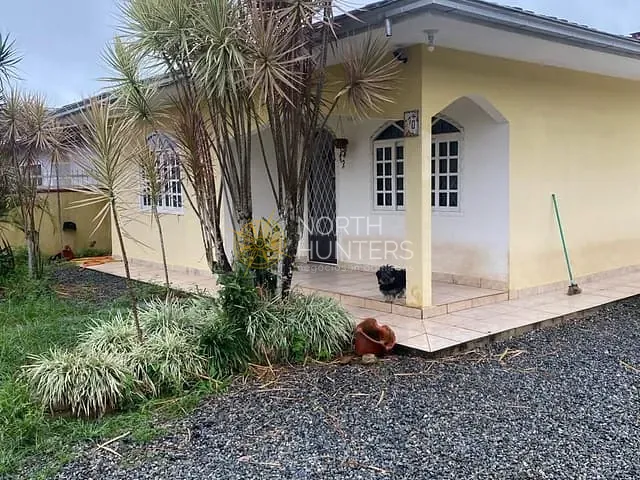 Casa com 140m² 3 quartos e 2 banheiros, à venda, no bairro Aventureiro em Joinville