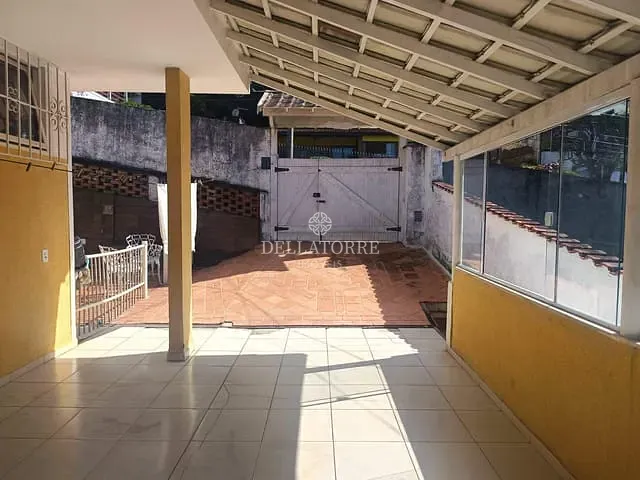 Casa com 458m² 4 quartos e 3 banheiros, à venda, no bairro Parque do Ingá em Teresópolis