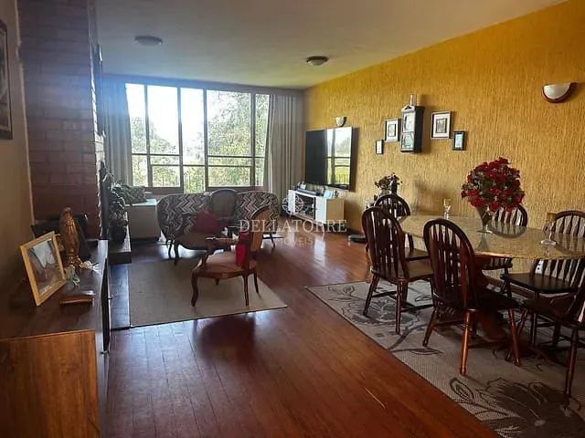 Casa com 458m² 4 quartos e 3 banheiros, à venda, no bairro Parque do Ingá em Teresópolis
