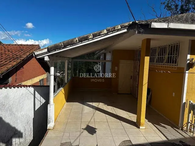 Casa com 458m² 4 quartos e 3 banheiros, à venda, no bairro Parque do Ingá em Teresópolis