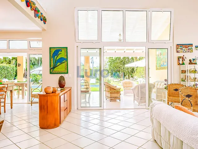 Casa com 1052m² 5 quartos e 6 banheiros, à venda, no bairro Tabatinga em Caraguatatuba