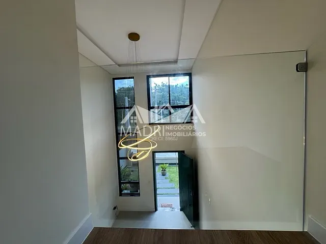 Casa com 200m² 3 quartos e 3 banheiros, à venda, no bairro Forquilhas em São José