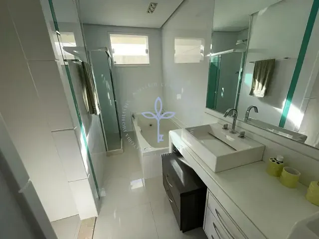 Casa com 370m² 5 quartos e 3 banheiros, à venda, no bairro Sahy em Mangaratiba