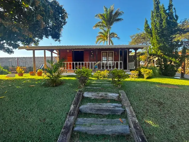 Casa 4 quartos e 2 banheiros, à venda, no bairro Batatuba em Piracaia