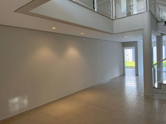 Casa com 570m² 3 quartos e 5 banheiros, à venda, no bairro Royal Park Residence em Londrina