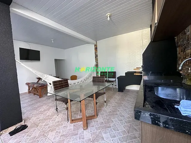 Casa com 252m² 3 quartos e 2 banheiros, à venda ou para alugar, no bairro Urbanova em São José dos Campos