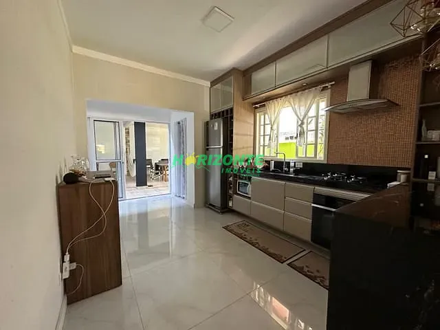 Casa com 252m² 3 quartos e 2 banheiros, à venda, no bairro Urbanova em São José dos Campos