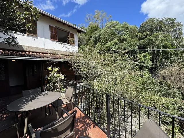 Casa com 960m² 5 quartos e 2 banheiros, à venda, no bairro Pimenteiras em Teresópolis