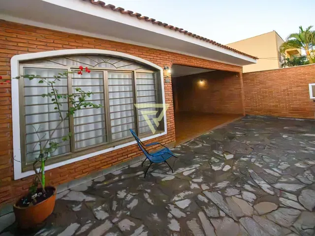 Casa com 270m² 3 quartos e 3 banheiros, à venda, no bairro Jardim Macedo em Ribeirão Preto