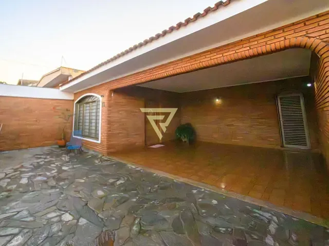 Casa com 270m² 3 quartos e 3 banheiros, à venda, no bairro Jardim Macedo em Ribeirão Preto
