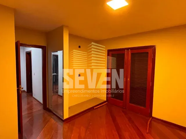Casa com 300m² 4 quartos e 2 banheiros, à venda ou para alugar, no bairro Vila Mariana em Bauru