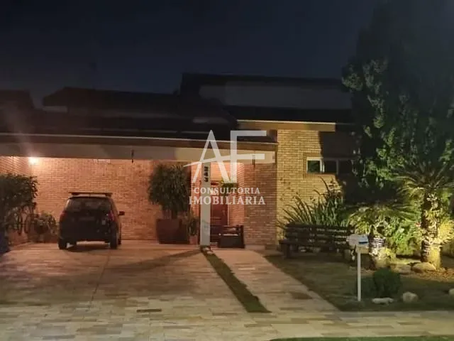 Casa com 418m² 3 quartos e 4 banheiros, à venda, no bairro Esplanada Independência em Taubaté