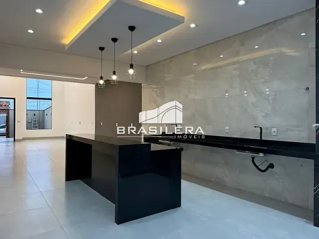 Casa 3 quartos e 4 banheiros, à venda, no bairro Parque Veiga Jardim em Aparecida de Goiânia