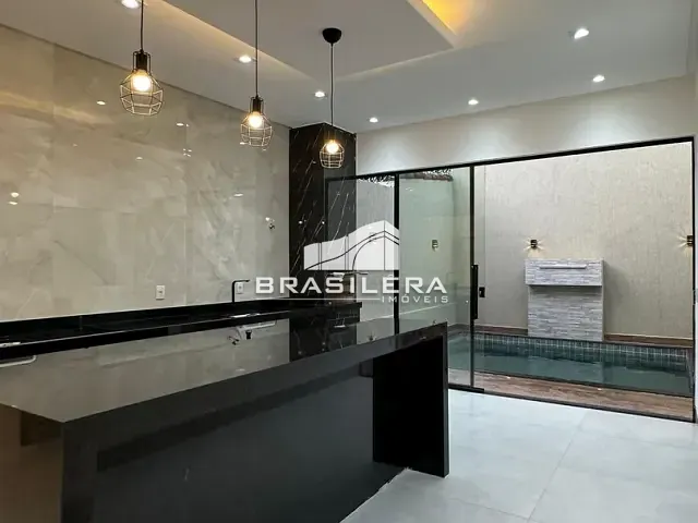 Casa 3 quartos e 4 banheiros, à venda, no bairro Parque Veiga Jardim em Aparecida de Goiânia