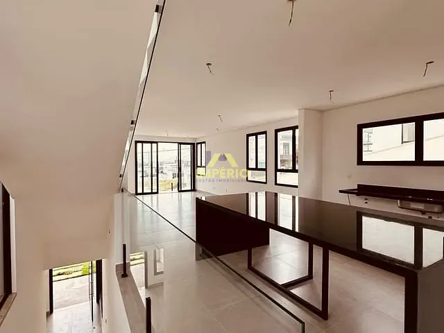 Casa com 250m² 3 quartos e 4 banheiros, à venda, no bairro Loteamento Reserva Ermida em Jundiaí