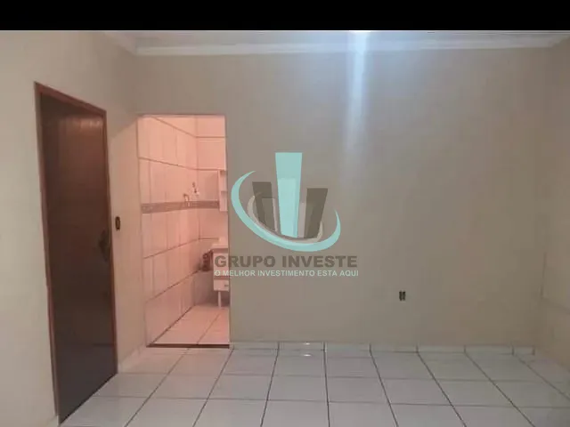 Casa com 330m² 2 quartos e 2 banheiros, à venda, no bairro JARDIM DEL REI em ARARAQUARA