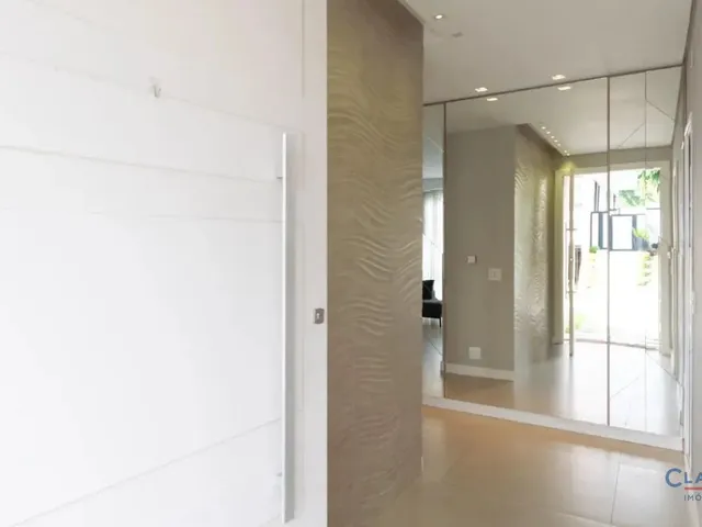 Casa 4 quartos e 9 banheiros, à venda, no bairro São Braz em Curitiba