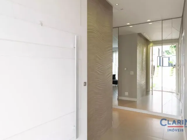 Casa 4 quartos e 13 banheiros, à venda, no bairro São Braz em Curitiba