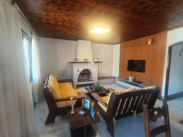 Casa com 348m² 3 quartos e 3 banheiros, à venda, no bairro Várzea em Teresópolis