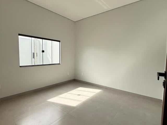 Casa com 203m² 3 quartos e 1 banheiro, à venda, no bairro Jardim Veneza em Sinop
