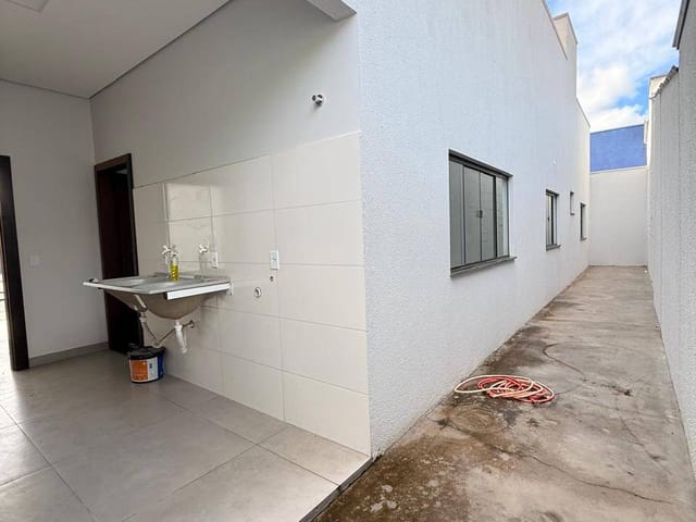 Casa com 203m² 3 quartos e 1 banheiro, à venda, no bairro Jardim Veneza em Sinop