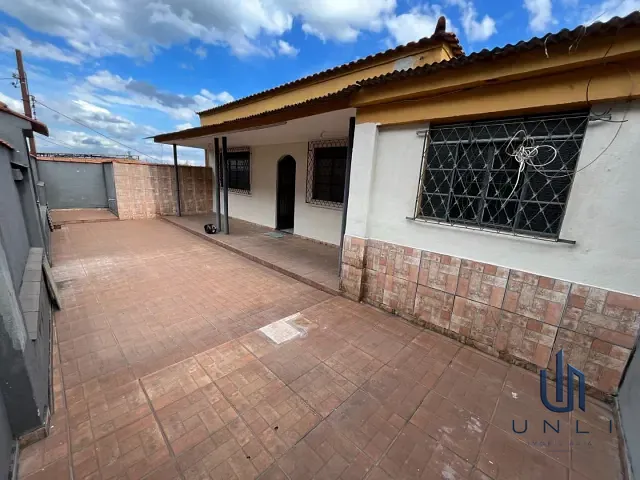 Casa 3 quartos e 5 banheiros, à venda, no bairro Retiro em Volta Redonda