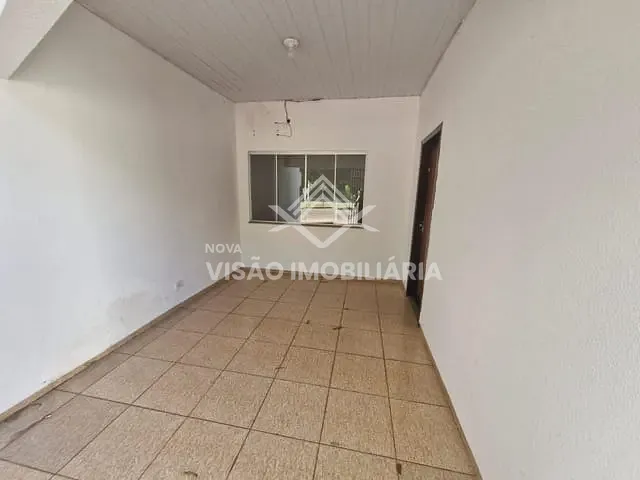 Casa 2 quartos e 1 banheiro, para alugar, no bairro Jardim  Imperial em Sinop