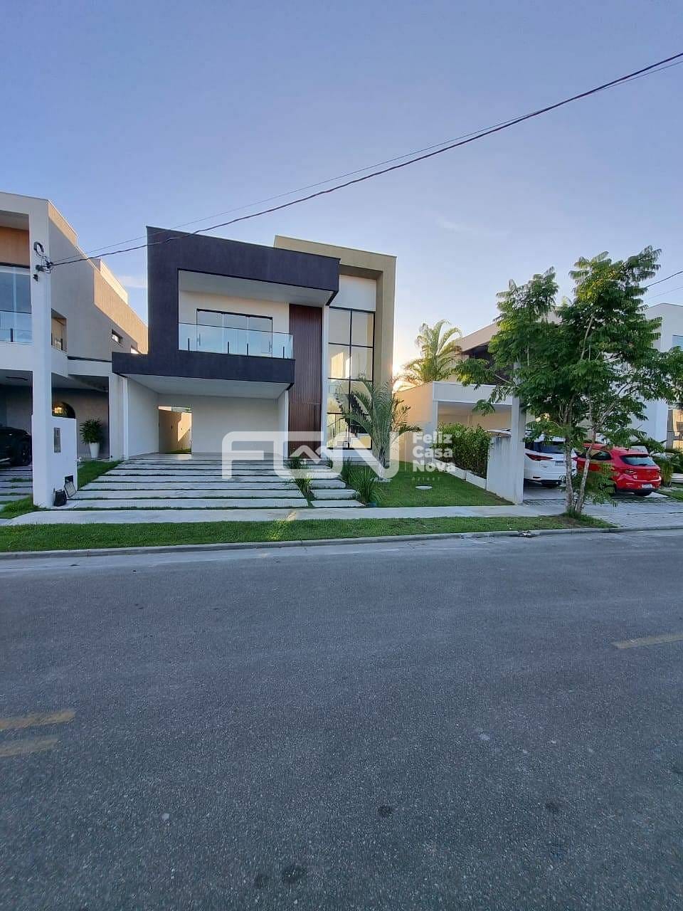 Casa, 4 quartos, 220 m² - Foto 1