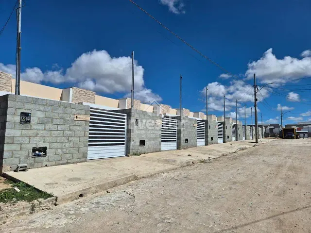 Casa 2 quartos e 2 banheiros, à venda, no bairro Três Irmãs em Campina Grande