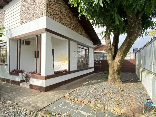 Casa com 360m² 2 quartos e 1 banheiro, à venda, no bairro Anita Garibaldi em Joinville