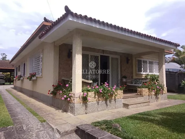 Casa 4 quartos e 2 banheiros, à venda, no bairro Várzea em Teresópolis