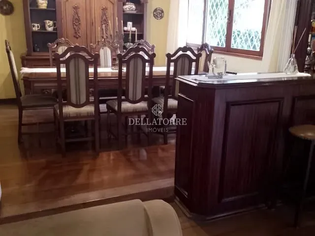 Casa 4 quartos e 2 banheiros, à venda, no bairro Várzea em Teresópolis