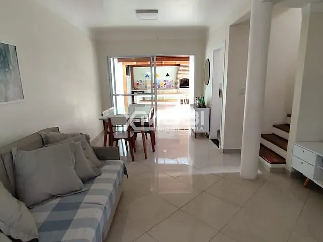 Casa com 180m² 3 quartos e 1 banheiro, à venda, no bairro Jardim Shangai em Jundiaí